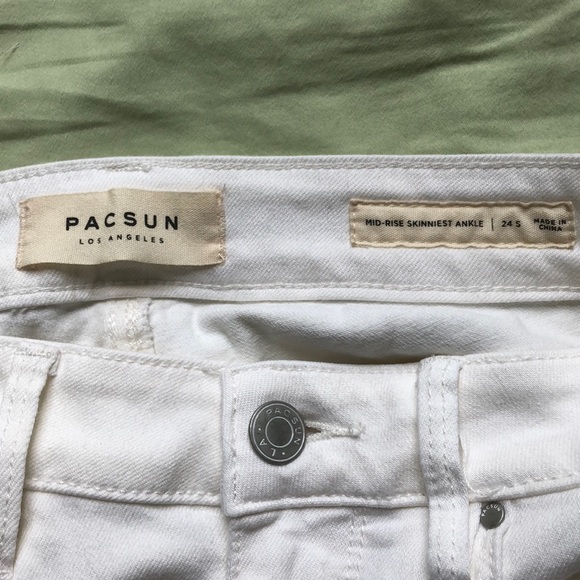 ‼️SOLD‼️- Pacsun- Petite Mid Rise ankle jeans - Picture 5 of 6